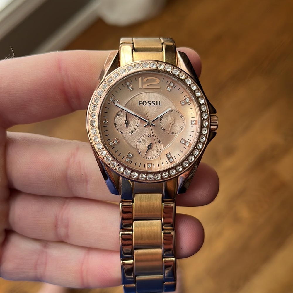 FOSSIL Rose Gold Watch - Picture 4 of 6
